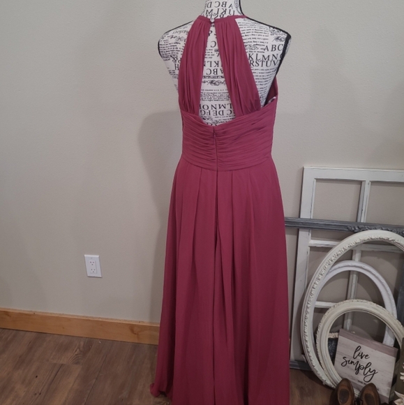 AW Bridal Women's SZ 8 halter gown Raspberry chiffon twisted‎ front bridal prom - Picture 4 of 11